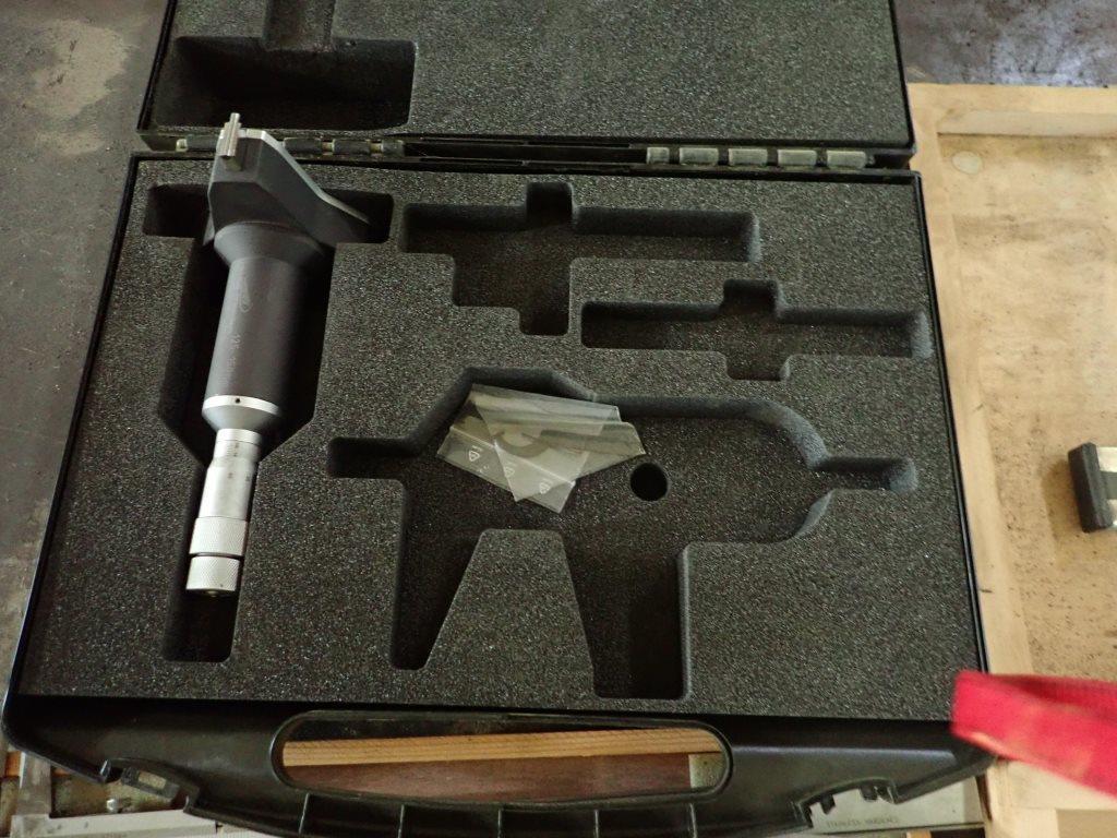 Maszyny oraz sprzęt operacyjny i biurowy z sektora konstrukcji stalowych-6