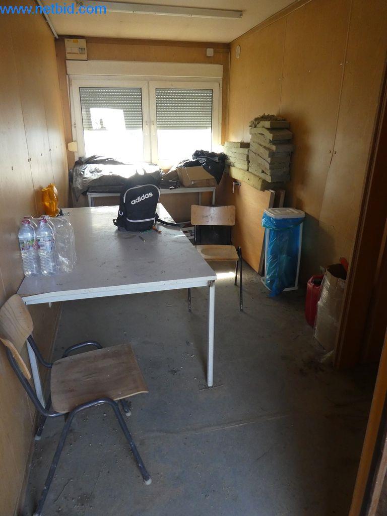 Stavební stroje, užitková vozidla, automobily, přívěsy a další ruční nářadí.-3