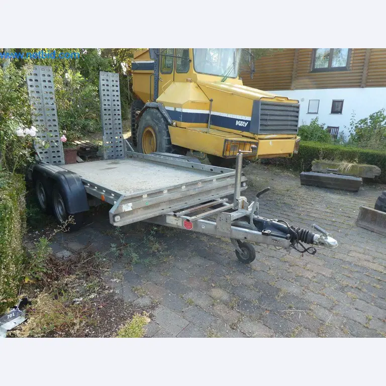 Bouwmachines, bedrijfsvoertuigen, aanhangwagens en ander handgereedschap van een bouwbedrijf-2