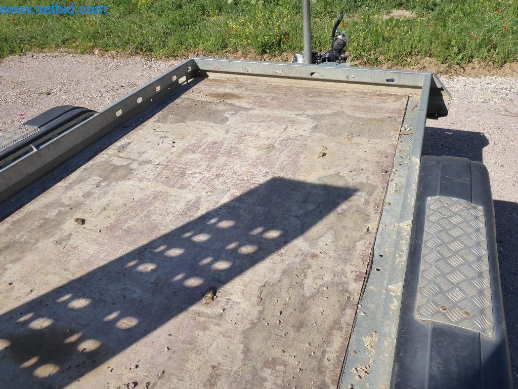 Maszyny budowlane, pojazdy użytkowe, samochody, przyczepy i inne narzędzia ręczne-3