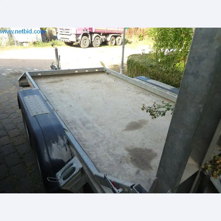 Bouwmachines, bedrijfsvoertuigen, aanhangwagens en ander handgereedschap van een bouwbedrijf-5