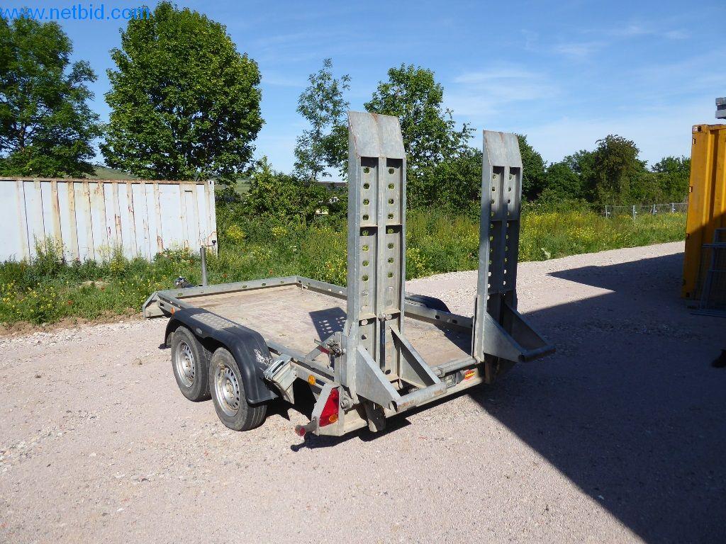 Maszyny budowlane, pojazdy użytkowe, samochody, przyczepy i inne narzędzia ręczne-7