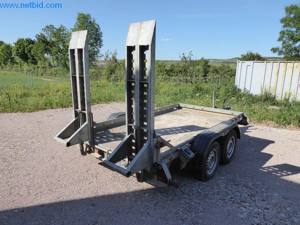 Maszyny budowlane, pojazdy użytkowe, samochody, przyczepy i inne narzędzia ręczne-8