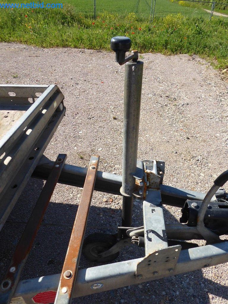 Maszyny budowlane, pojazdy użytkowe, samochody, przyczepy i inne narzędzia ręczne-9