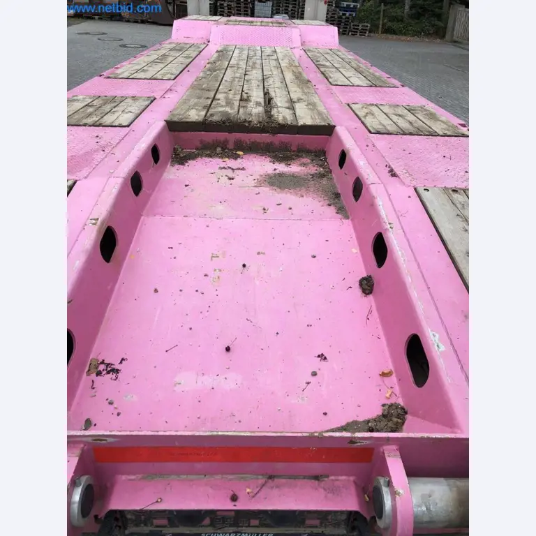 Bouwmachines, bedrijfsvoertuigen, aanhangwagens en ander handgereedschap van een bouwbedrijf-13