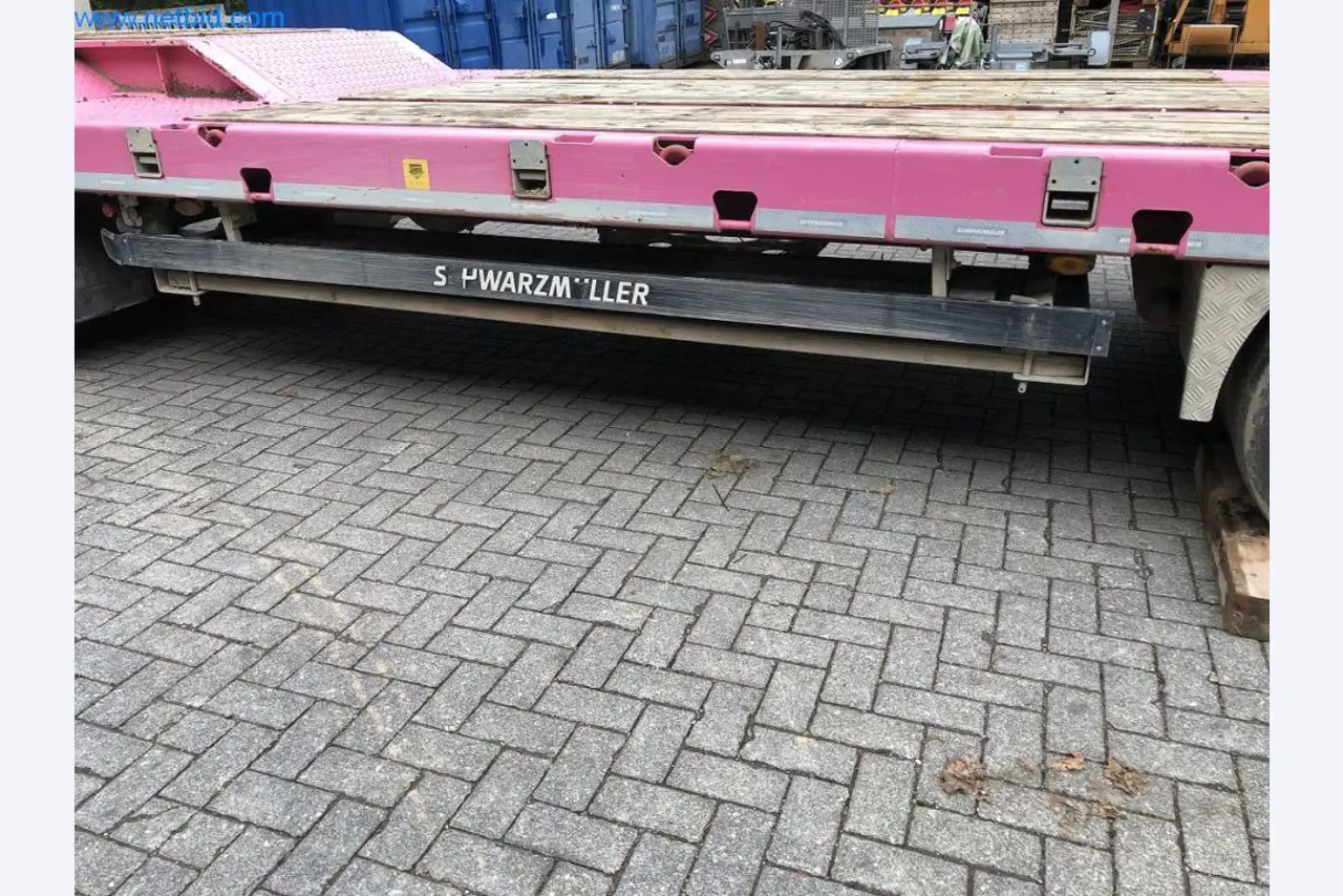 Bouwmachines, bedrijfsvoertuigen, aanhangwagens en ander handgereedschap van een bouwbedrijf-14