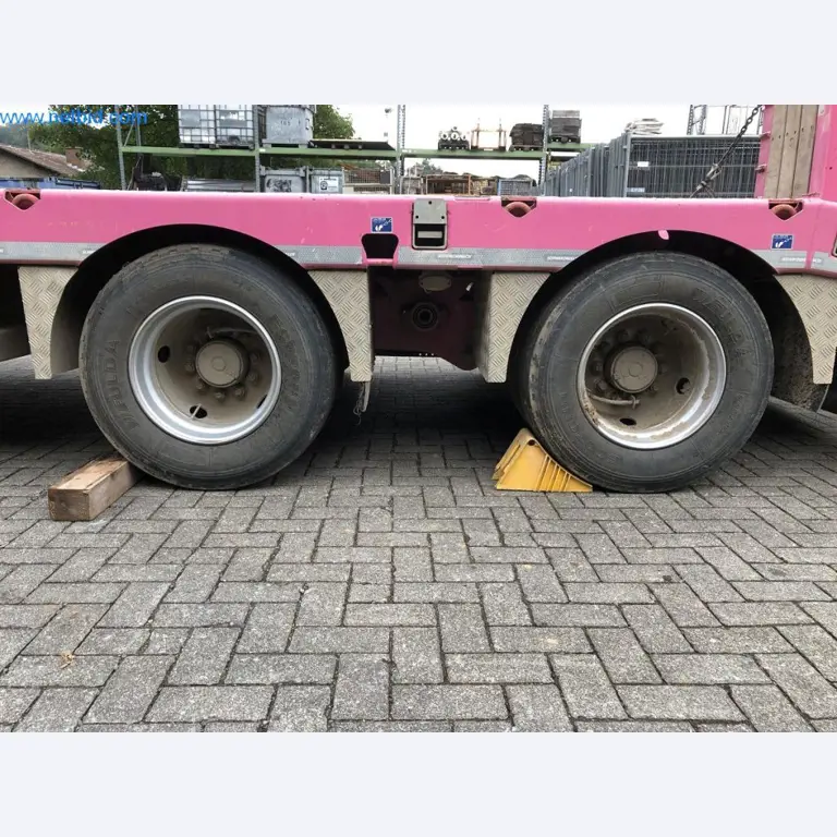 Bouwmachines, bedrijfsvoertuigen, aanhangwagens en ander handgereedschap van een bouwbedrijf-15