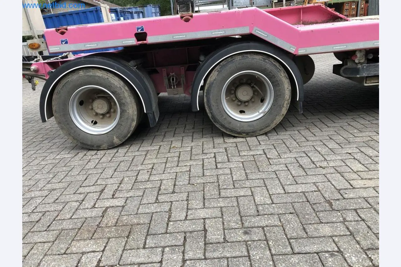 Bouwmachines, bedrijfsvoertuigen, aanhangwagens en ander handgereedschap van een bouwbedrijf-16