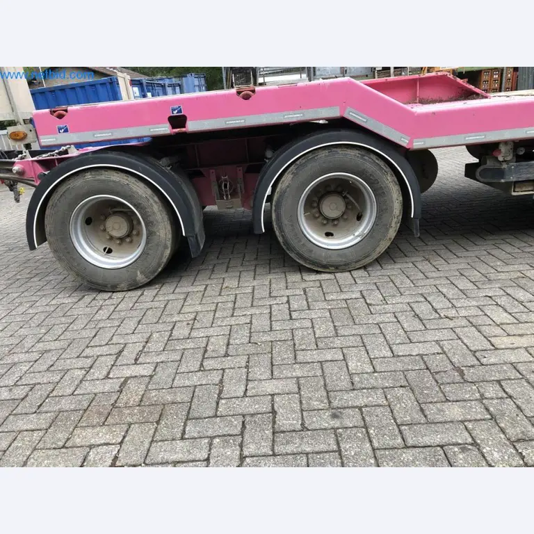 Bouwmachines, bedrijfsvoertuigen, aanhangwagens en ander handgereedschap van een bouwbedrijf-16
