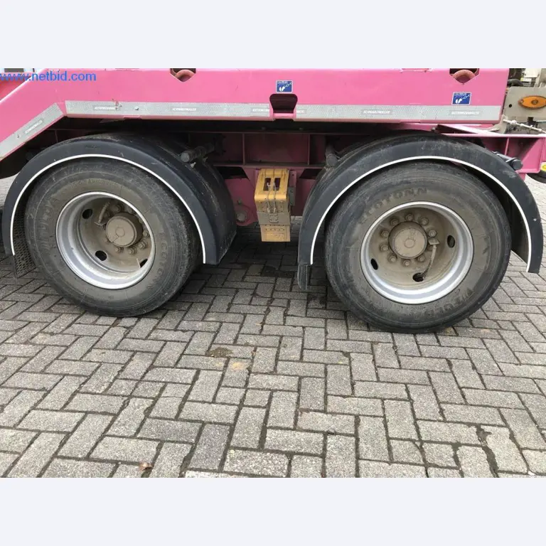 Bouwmachines, bedrijfsvoertuigen, aanhangwagens en ander handgereedschap van een bouwbedrijf-17