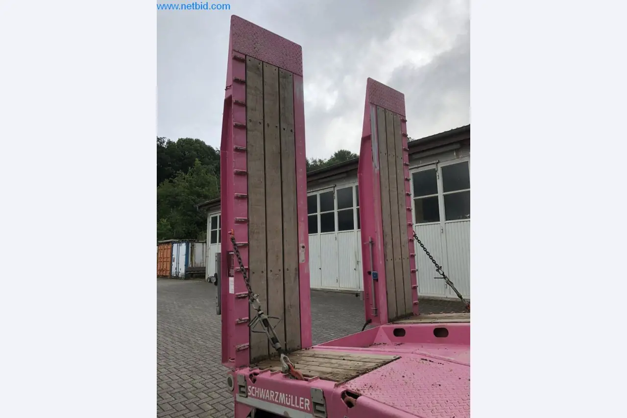 Bouwmachines, bedrijfsvoertuigen, aanhangwagens en ander handgereedschap van een bouwbedrijf-20