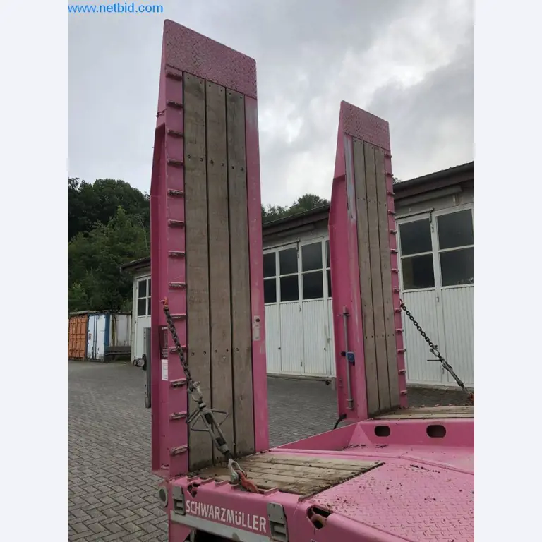 Bouwmachines, bedrijfsvoertuigen, aanhangwagens en ander handgereedschap van een bouwbedrijf-20