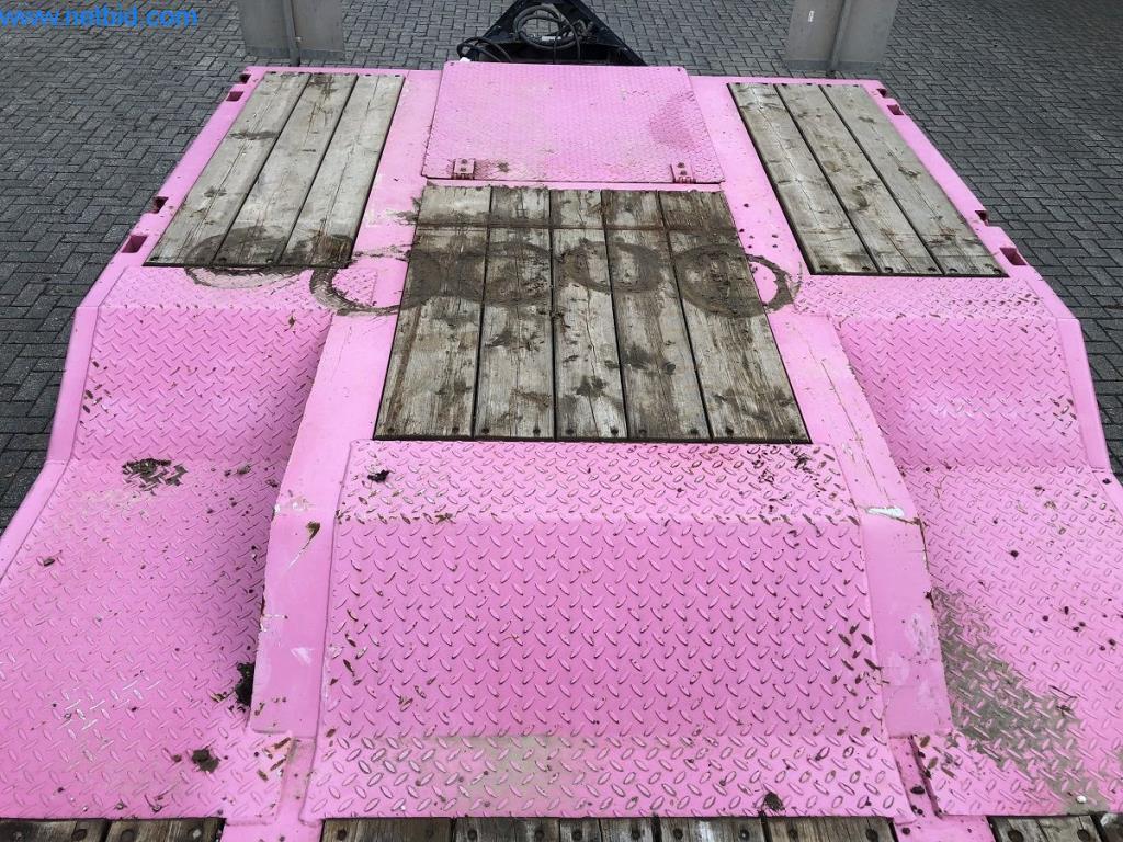 Maszyny budowlane, pojazdy użytkowe, samochody, przyczepy i inne narzędzia ręczne-23