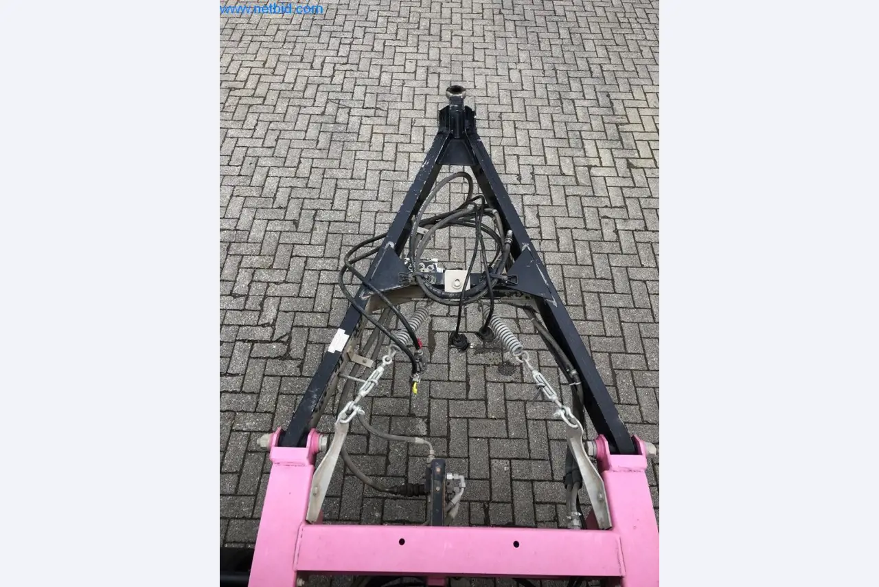 Bouwmachines, bedrijfsvoertuigen, aanhangwagens en ander handgereedschap van een bouwbedrijf-24