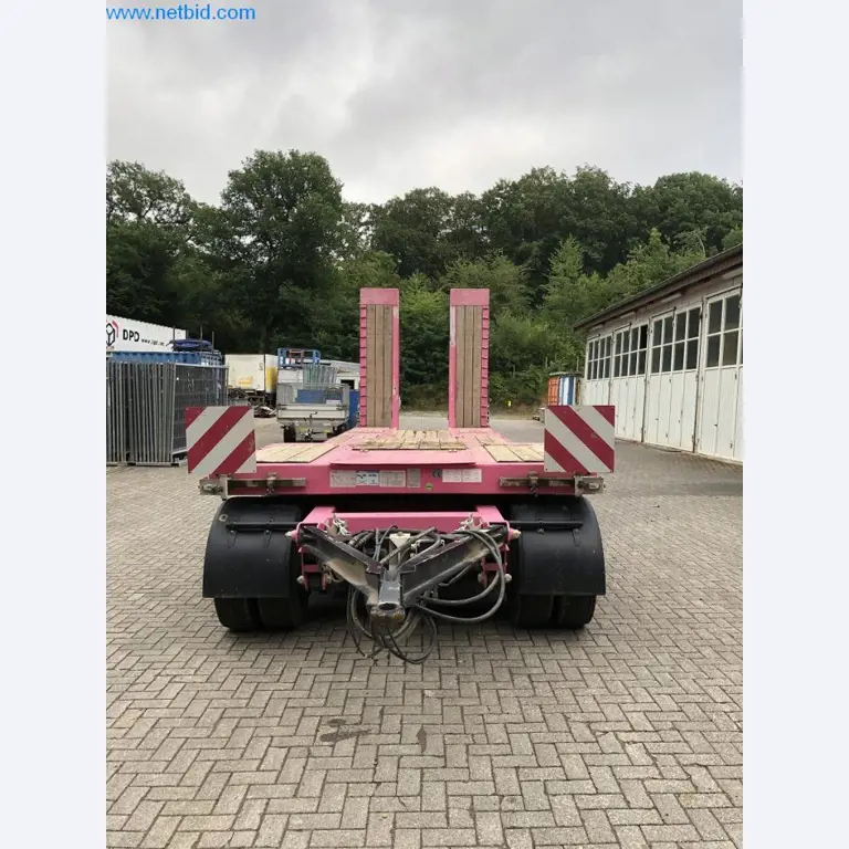 Bouwmachines, bedrijfsvoertuigen, aanhangwagens en ander handgereedschap van een bouwbedrijf-2