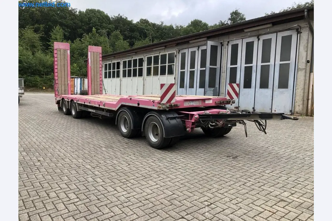Bouwmachines, bedrijfsvoertuigen, aanhangwagens en ander handgereedschap van een bouwbedrijf-3