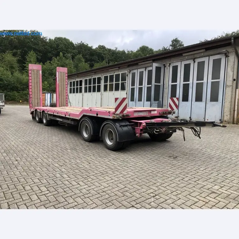 Bouwmachines, bedrijfsvoertuigen, aanhangwagens en ander handgereedschap van een bouwbedrijf-3