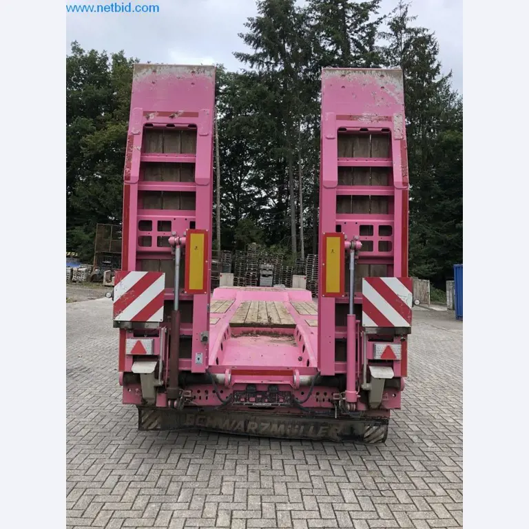 Bouwmachines, bedrijfsvoertuigen, aanhangwagens en ander handgereedschap van een bouwbedrijf-8