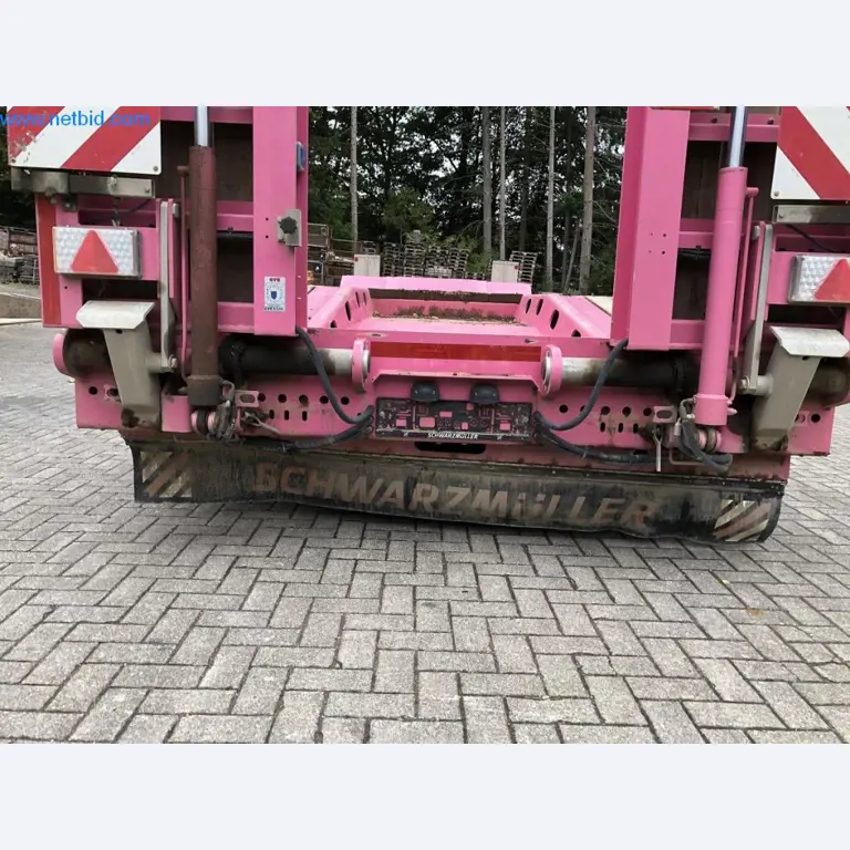Bouwmachines, bedrijfsvoertuigen, aanhangwagens en ander handgereedschap van een bouwbedrijf-9