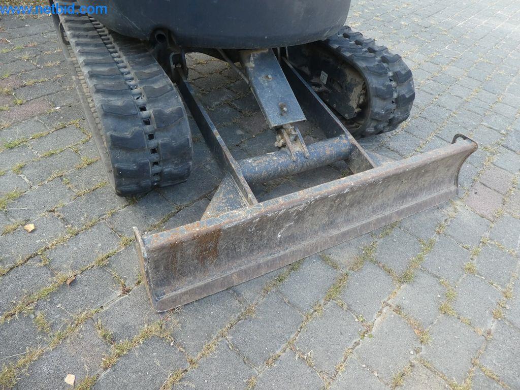 Maszyny budowlane, pojazdy użytkowe, samochody, przyczepy i inne narzędzia ręczne-9