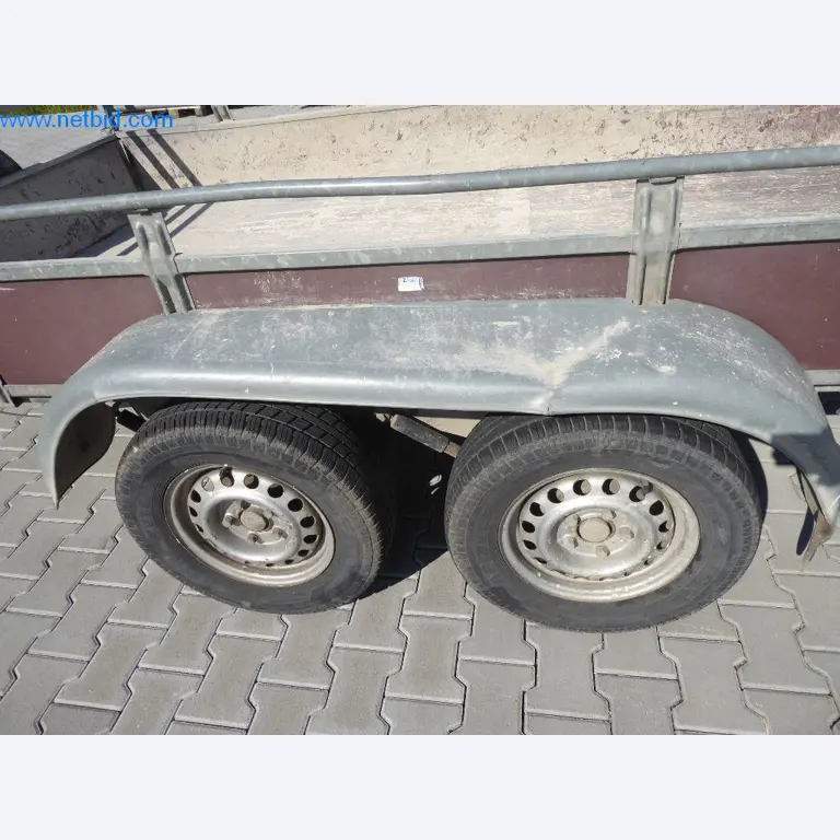 Bouwmachines, bedrijfsvoertuigen, aanhangwagens en ander handgereedschap van een bouwbedrijf-10