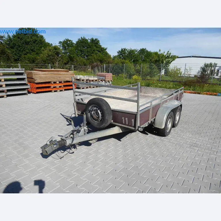 Bouwmachines, bedrijfsvoertuigen, aanhangwagens en ander handgereedschap van een bouwbedrijf-1