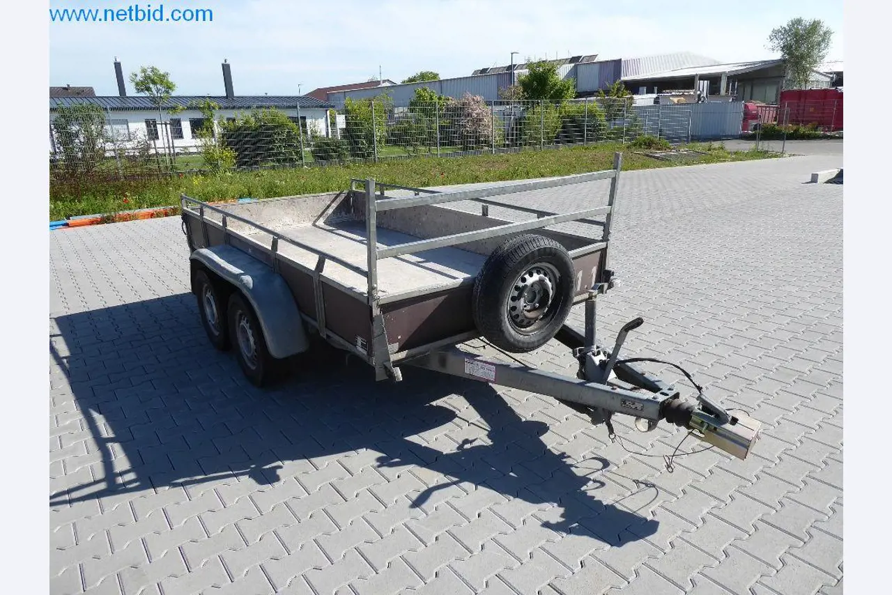 Bouwmachines, bedrijfsvoertuigen, aanhangwagens en ander handgereedschap van een bouwbedrijf-2