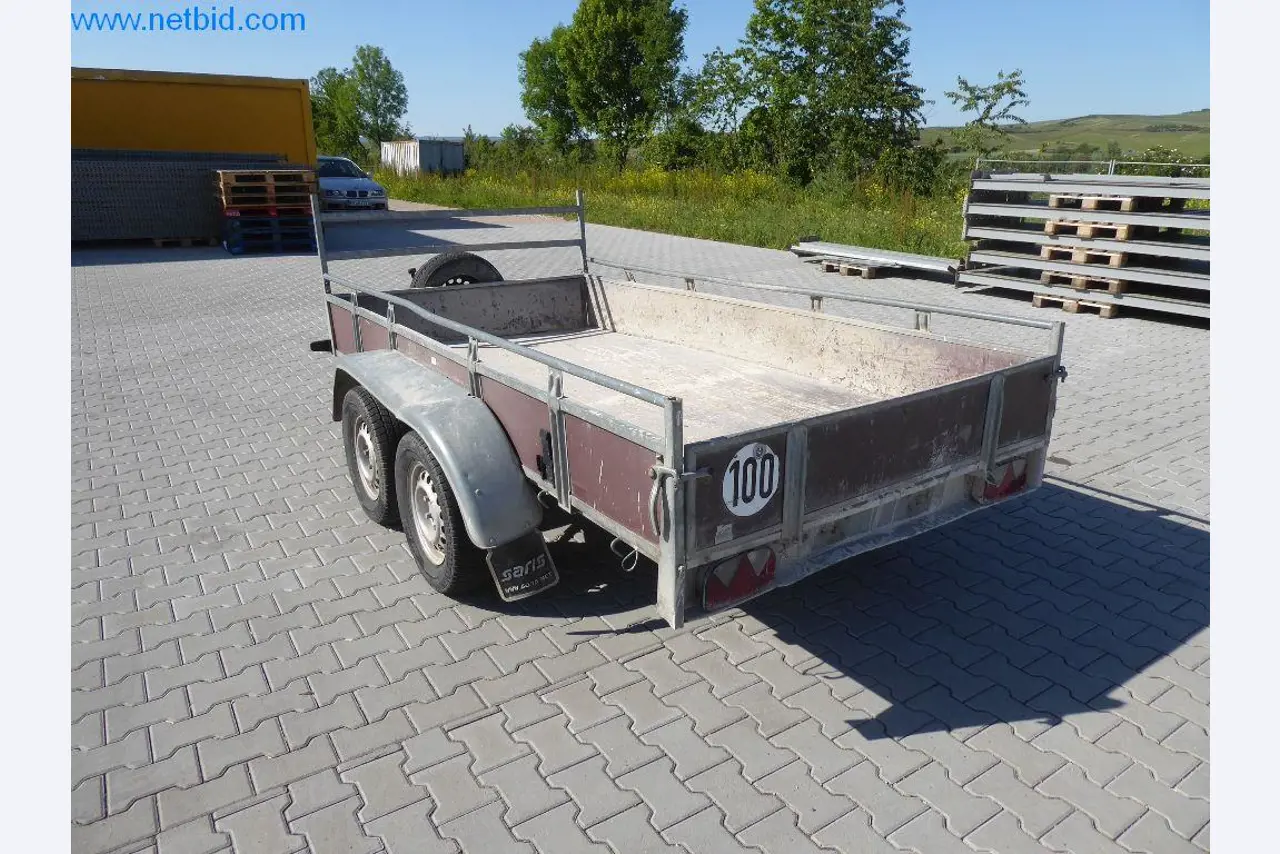 Bouwmachines, bedrijfsvoertuigen, aanhangwagens en ander handgereedschap van een bouwbedrijf-4