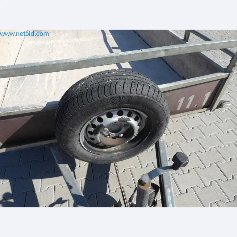 Bouwmachines, bedrijfsvoertuigen, aanhangwagens en ander handgereedschap van een bouwbedrijf-7