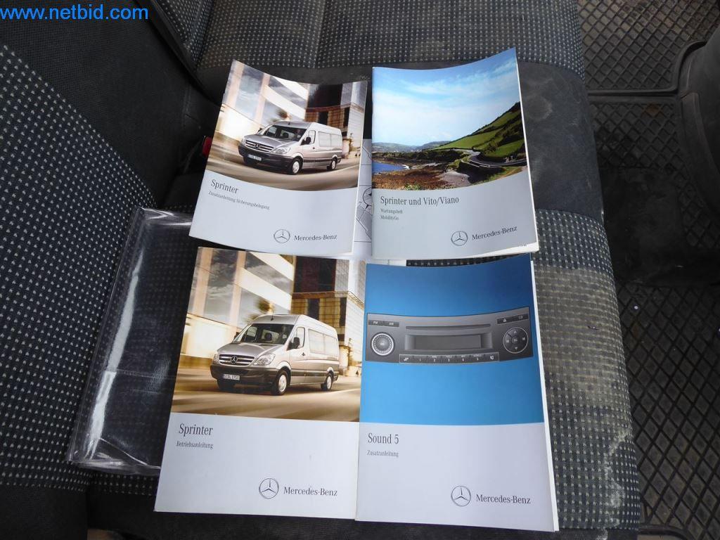 Maszyny budowlane, pojazdy użytkowe, samochody, przyczepy i inne narzędzia ręczne-18