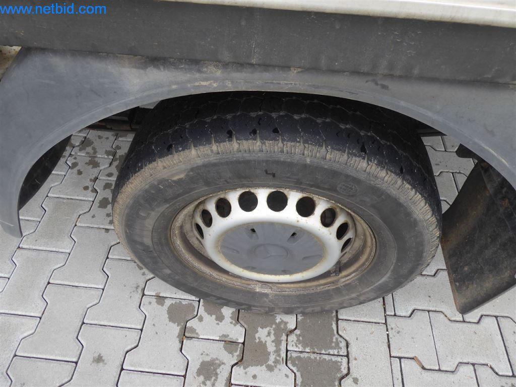 Maszyny budowlane, pojazdy użytkowe, samochody, przyczepy i inne narzędzia ręczne-21