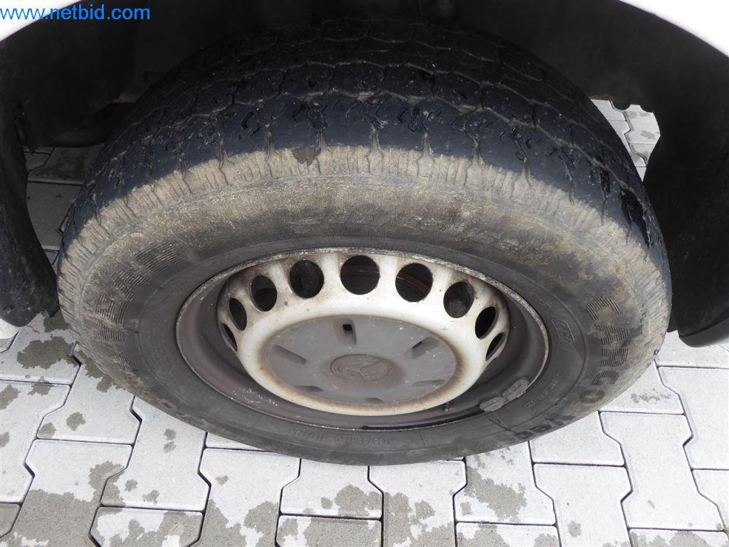 Maszyny budowlane, pojazdy użytkowe, samochody, przyczepy i inne narzędzia ręczne-25