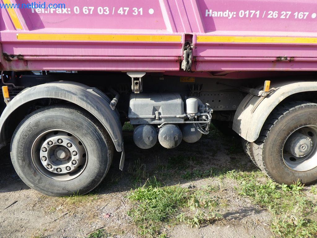 Maszyny budowlane, pojazdy użytkowe, samochody, przyczepy i inne narzędzia ręczne-8