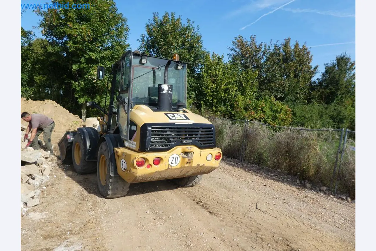 Baumaschinen, Nutzfahrzeuge, PKW, Anhänger und sonstige Handgeräte -9