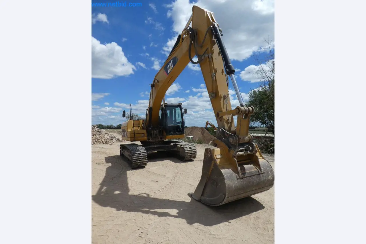 Baumaschinen, Nutzfahrzeuge, PKW, Anhänger und sonstige Handgeräte -8
