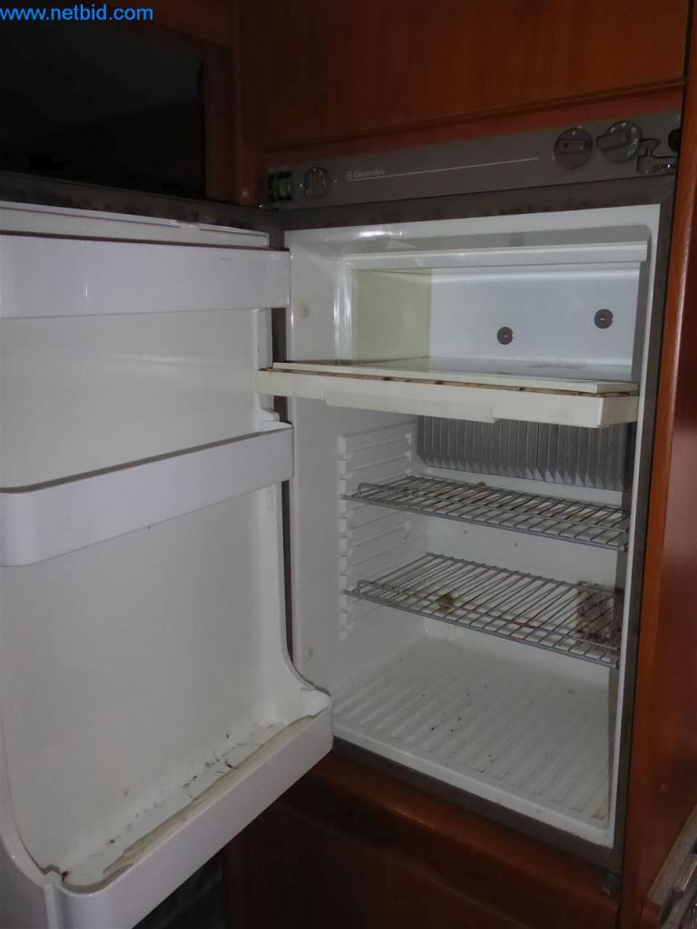 Machines de chantier, véhicules utilitaires, voitures, remorques et autres outils à main-25