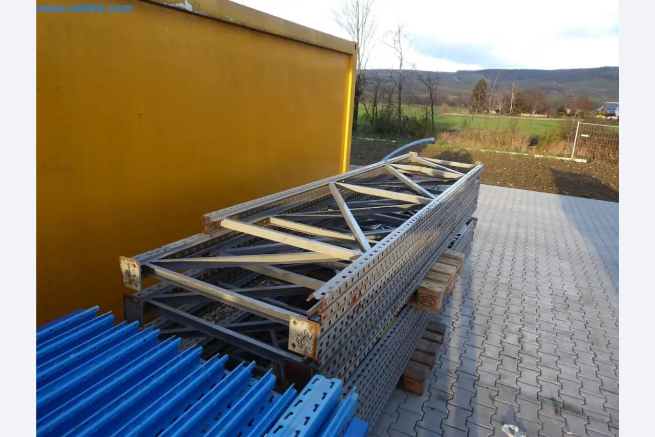 Baumaschinen, Nutzfahrzeuge, PKW, Anhänger und sonstige Handgeräte -11