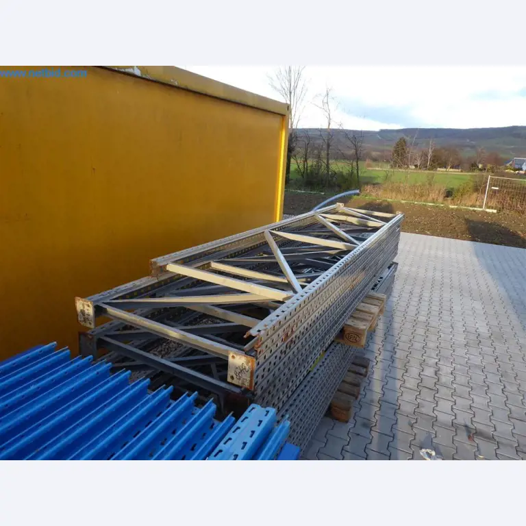 Baumaschinen, Nutzfahrzeuge, PKW, Anhänger und sonstige Handgeräte -11