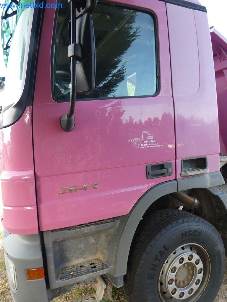 Maszyny budowlane, pojazdy użytkowe, samochody, przyczepy i inne narzędzia ręczne-11