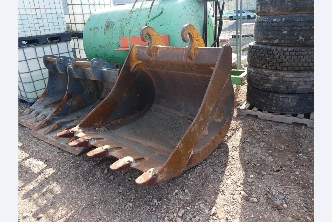 Baumaschinen, Nutzfahrzeuge, PKW, Anhänger und sonstige Handgeräte -1