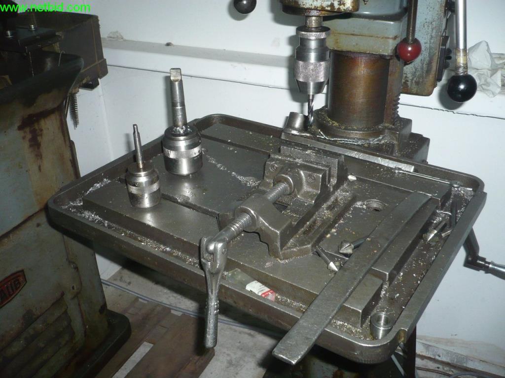 Machines pour la fabrication de pièces tournées de précision-2