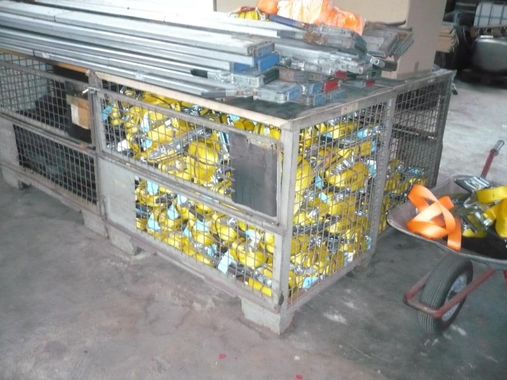 1 equipo de sujeción de la carga, 63 cadenas de amarre-1