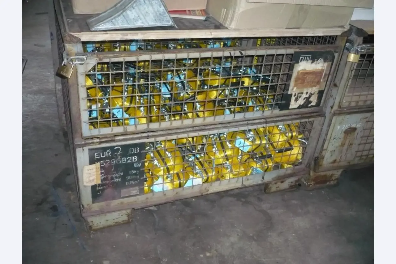 1 equipamento de fixação da carga, 63 correntes de amarração-2