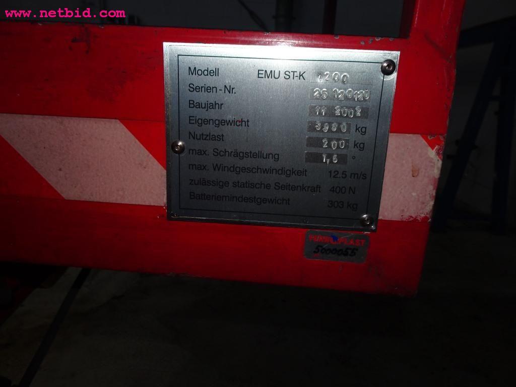 Veículos e equipamento operacional bem conservado-5