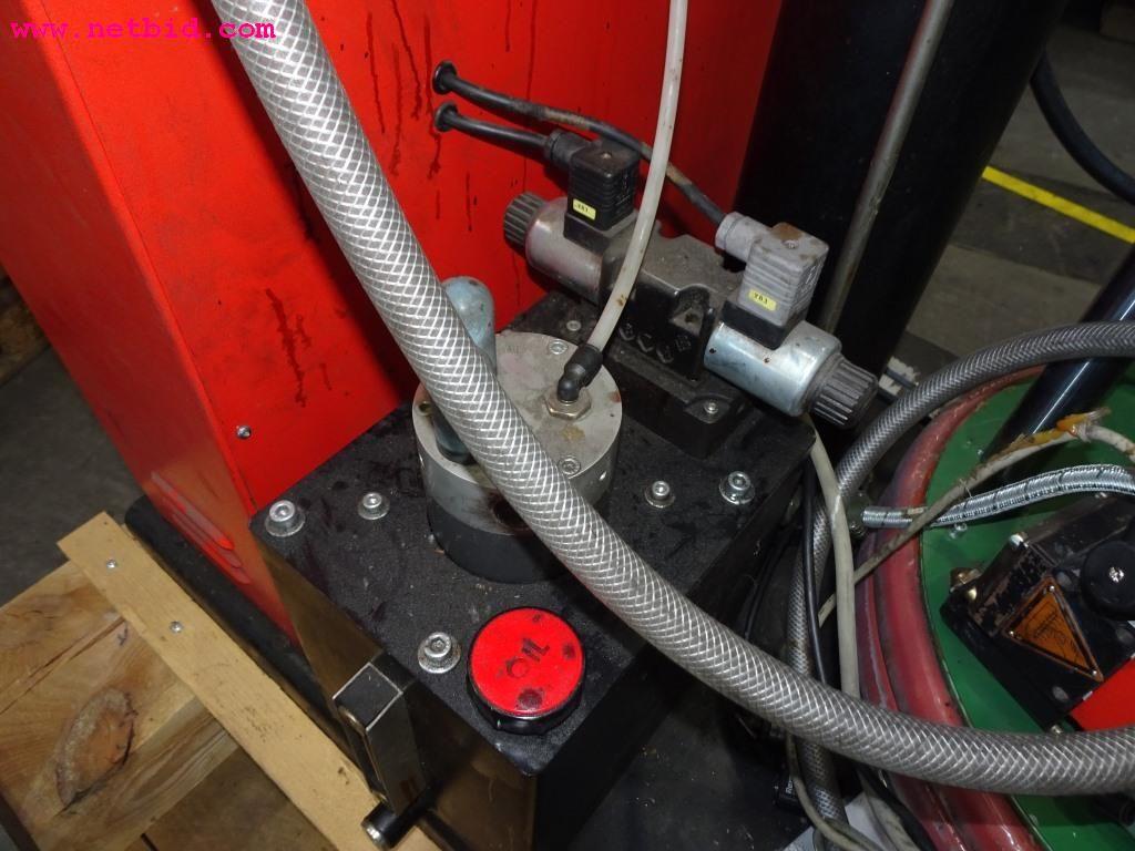 Veículos e equipamento operacional bem conservado-5