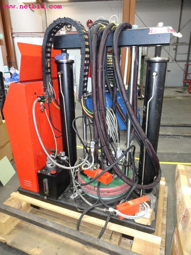 Veículos e equipamento operacional bem conservado-6