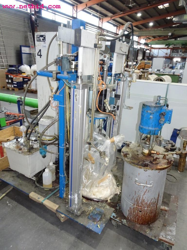 Veículos e equipamento operacional bem conservado-2