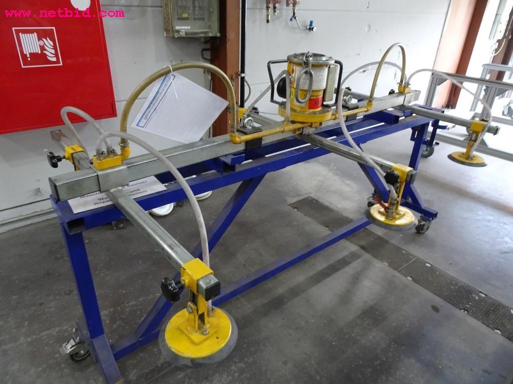 Veículos e equipamento operacional bem conservado-1