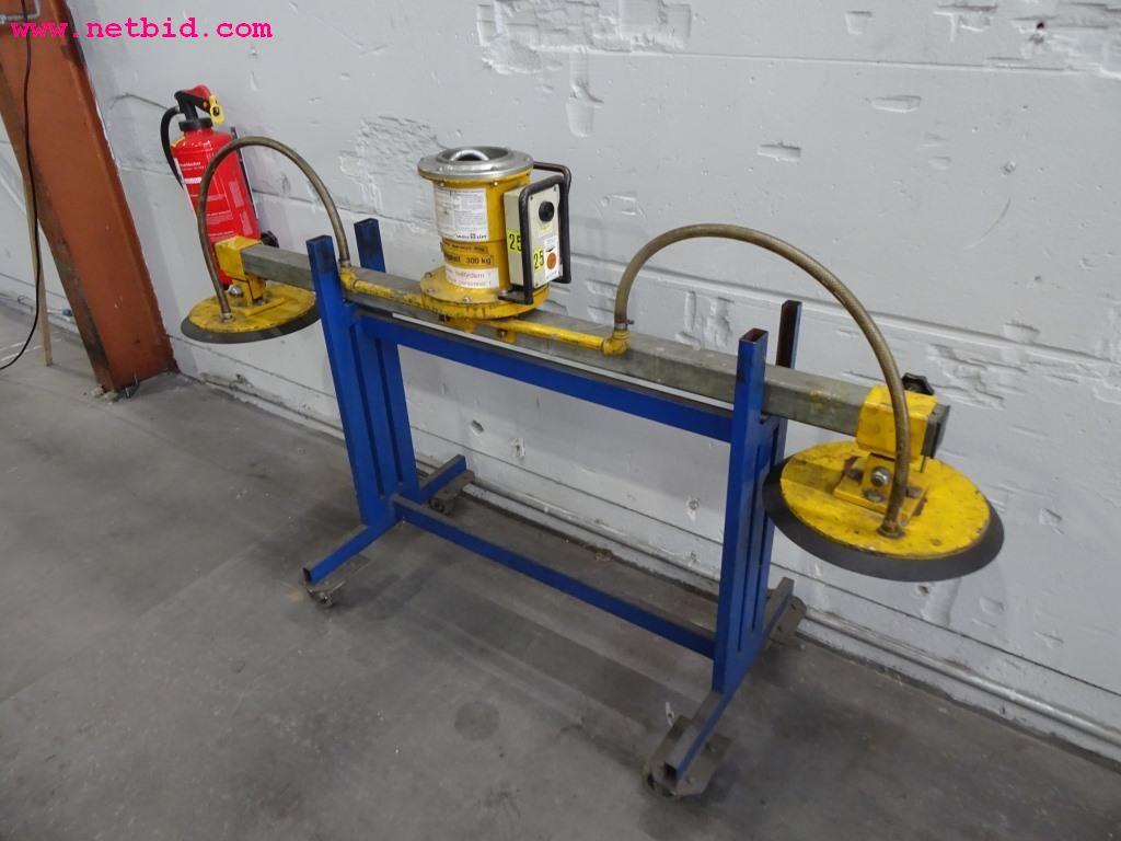 Veículos e equipamento operacional bem conservado-3