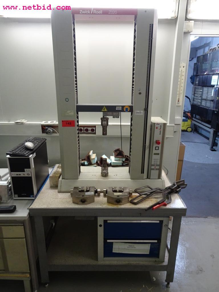 Veículos e equipamento operacional bem conservado-2